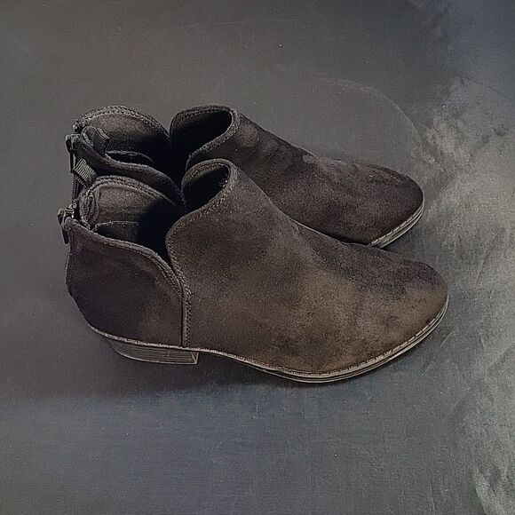 OLD NAVY G CUTOUT BASIC BACK ZIPPER CLOSURE SUEDE ROUND TOE KIDS TODDLER AN… R3 - Picture 5 of 16